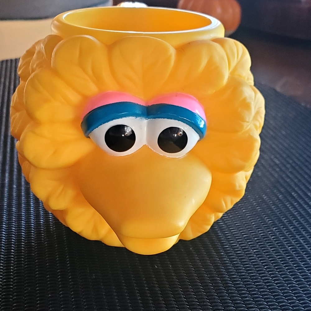Vintage 90's Sesame St Big Bird plastic mug by Applause